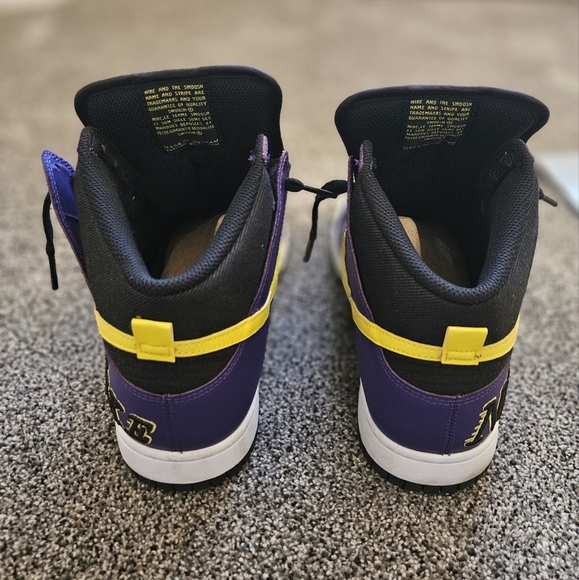 Nike Dunk High EMB Lakers - Picture 2 of 5